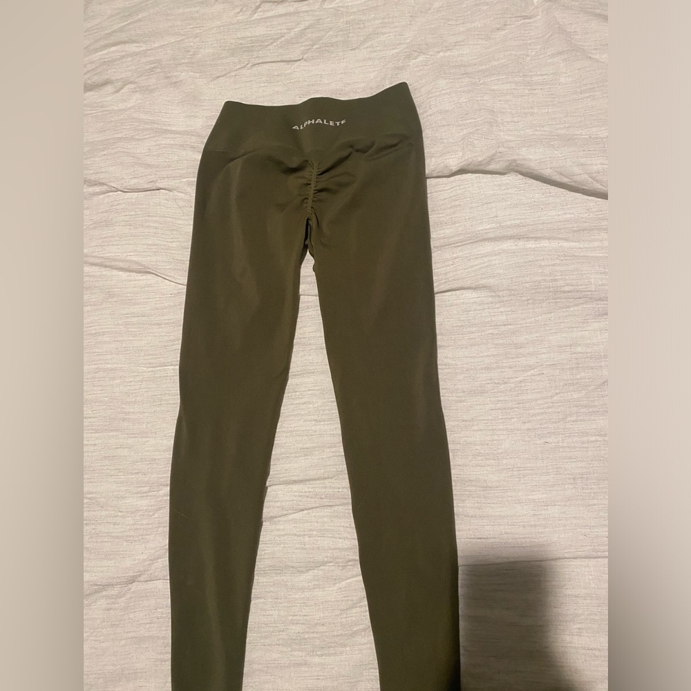 Alphalete Olive green leggings. Size medium - Picture 2 of 3